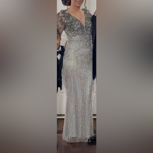 Beautiful elegant dress - Picture 2 of 3